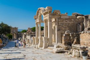  以弗所古城 - Efes Antik Kenti Hadrian Tapınağı