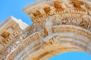  以弗所古城 - Efes Antik Kenti Hadrian Tapınağı