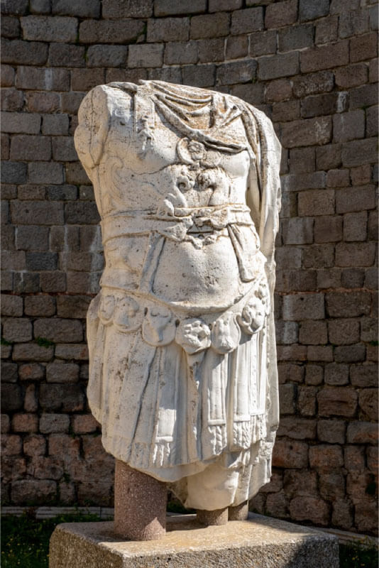 佩加蒙古城 - Pergamon Antik Kenti Kalıntıları - İmparator Hadrian Heykeli