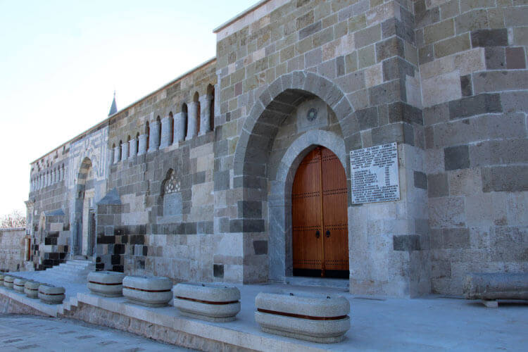 阿拉丁山和阿拉丁清真寺 – Alaaddin Tepesi ve Alaaddin Cami
