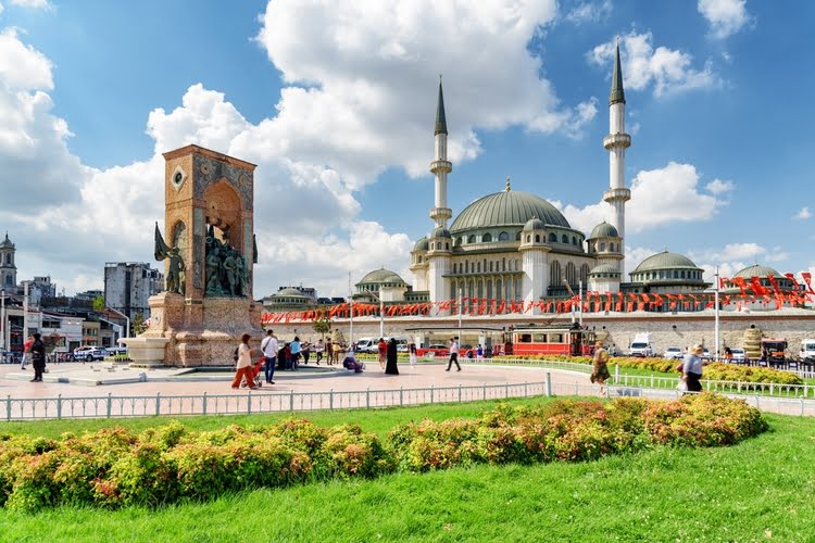 塔克西姆广场 – Taksim Meydanı
