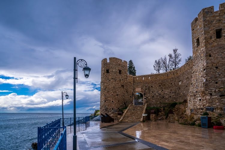 鸽子岛城堡 – Güvercinada Kalesi