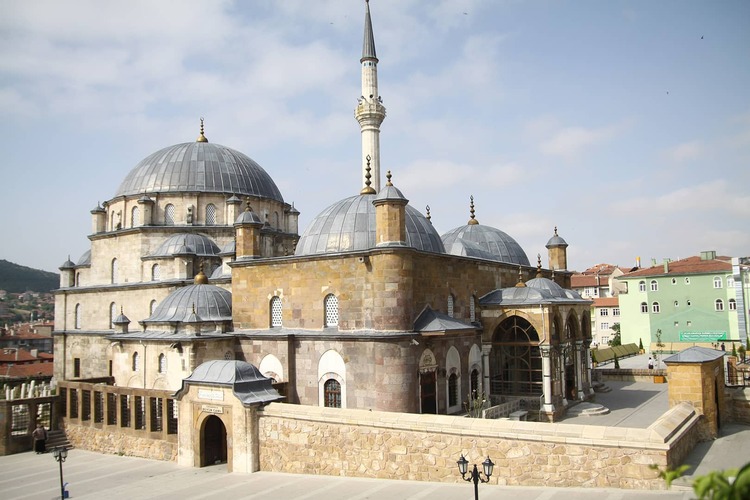 查潘奥卢清真寺 – Çapanoğlu Cami
