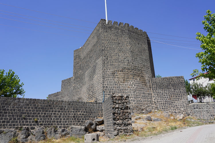 马拉兹格尔特城堡 – Malazgirt Kalesi