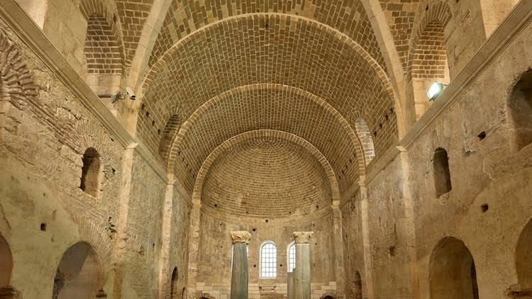 圣尼古拉斯教堂和博物馆 – Aziz Nikolaos Kilisesi ve Müzesi