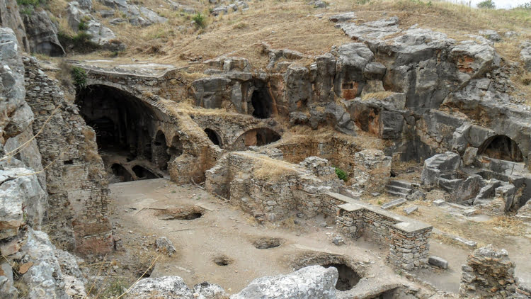 七个沉睡者的洞穴 – Yedi Uyurlar Mağarası