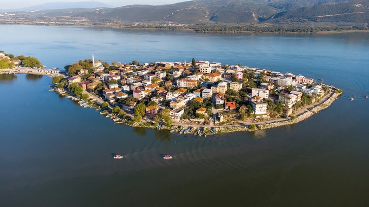 古尔亚兹村 – Gölyazı Köyü