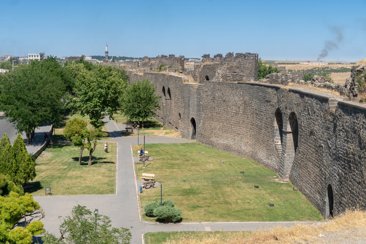 迪亚巴克尔城墙 – Diyarbakır Surları