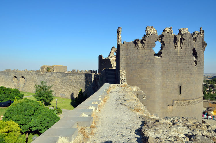迪亚巴克尔城墙堡垒 – Burçlar