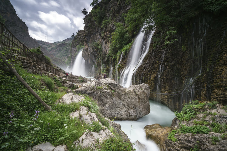 卡普兹巴什瀑布 – Kapuzbaşı Şelaleleri