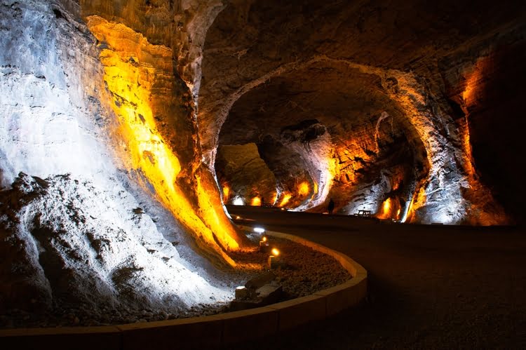 图兹卢卡盐洞 – Tuzluca Tuz Mağaraları