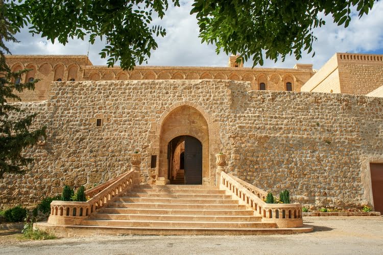 代茹尔·扎法兰修道院 – Deyrul Zafaran Manastırı