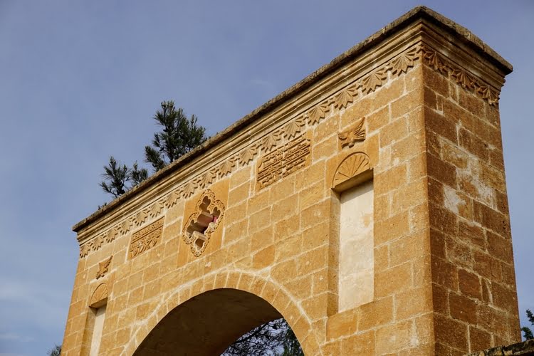 代茹尔·扎法兰修道院 – Deyrul Zafaran Manastırı
