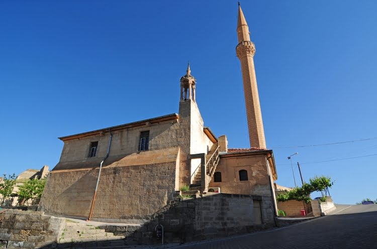 凯比尔清真寺 – Cami-i Kebir