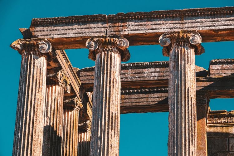 宙斯神庙 – Zeus Tapınağı