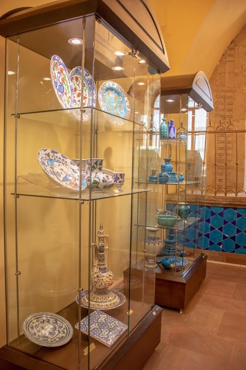 屈塔希亚陶瓷博物馆 – Çini Müzesi