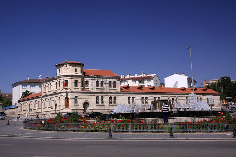 宪兵队大楼 – Jandarma Binası