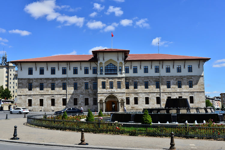 政府办公楼 – Hükümet Konağı