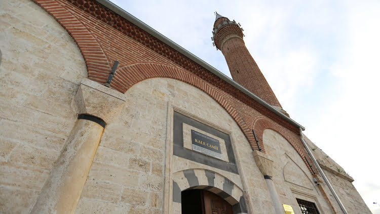 锡瓦斯历史悠久的清真寺 – Sivas Tarihi Camiler