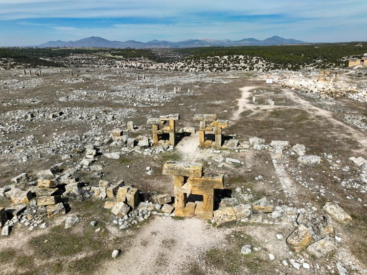 乌卢贝-布劳恩多斯古城 – Ulubey Blaundus Antik Kenti