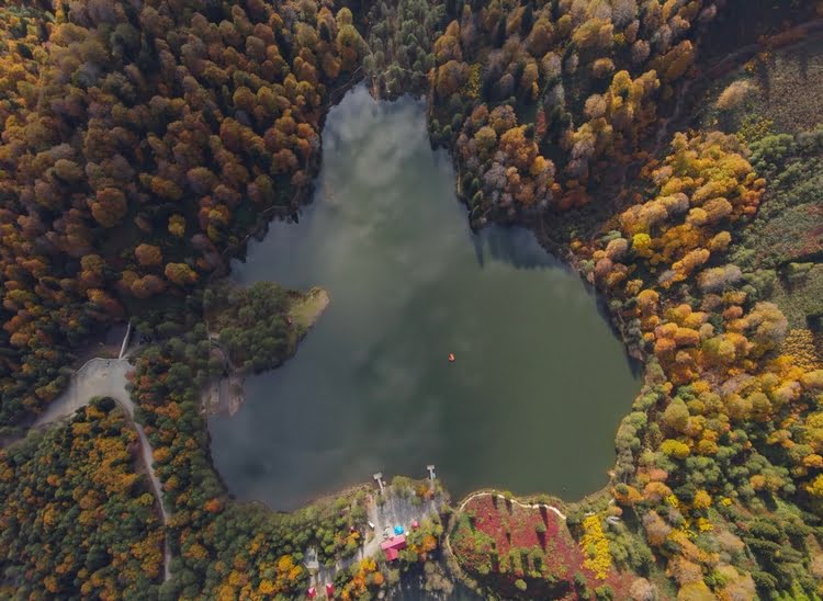 博尔奇卡卡拉湖 – Borçka Karagöl
