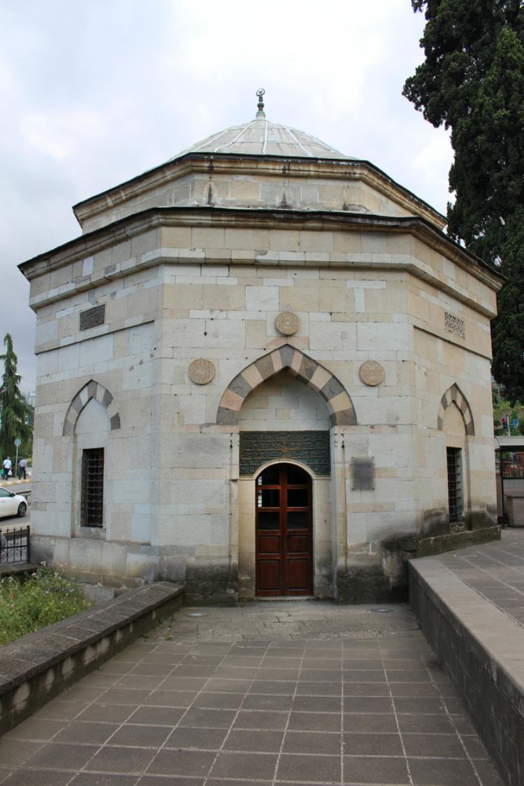 居尔巴哈尔夫人清真寺 – Gülbahar Hatun Camii