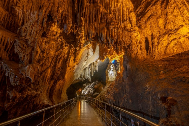 戈克戈尔洞穴 – Gökgöl Mağarası