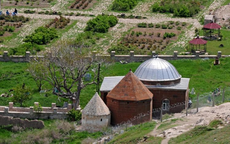 阿卜杜拉赫曼·加齐清真寺及建筑群 – Abdurrahman Gazi Cami ve Kümbeti