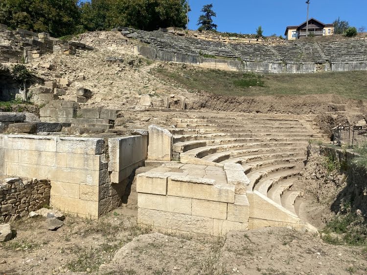 匹汝斯阿斯·阿德·赫皮乌穆古剧院 – Prusias ad Hypium (Konuralp) Antik Tiyatro