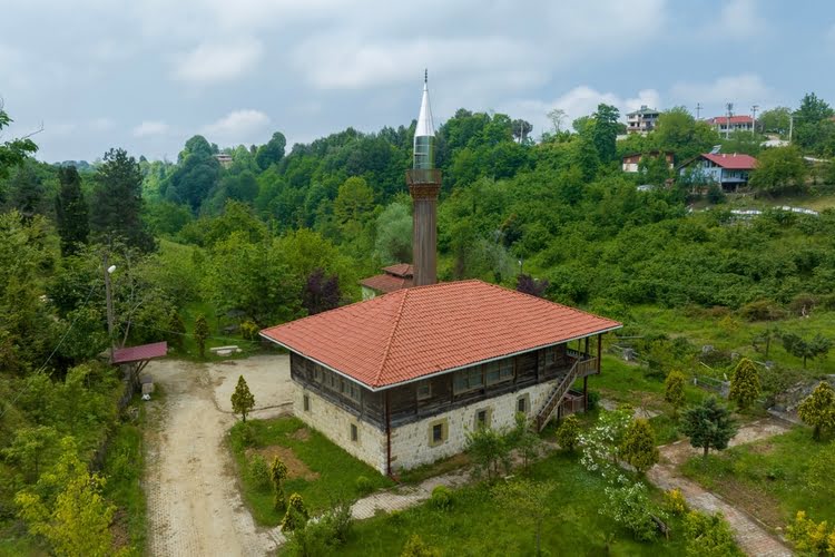赫姆辛村清真寺 – Hemşin Köyü Cami