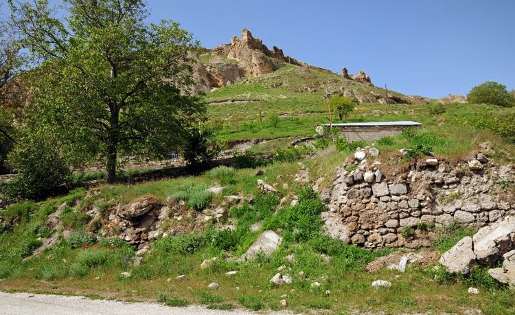 阿迪尔切瓦兹海岸城堡 – Adilcevaz Sahil Kalesi