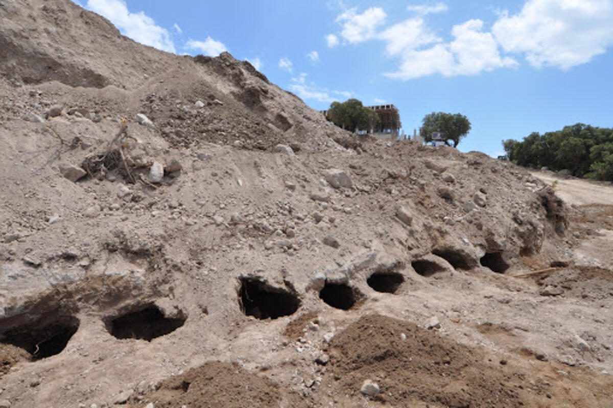 切里特卡莱岩墓- Ceritkale Kaya Mezarları