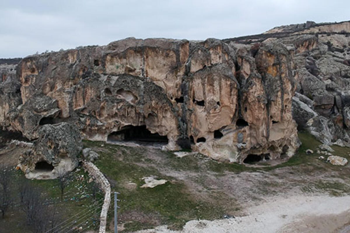 切里特卡莱岩墓- Ceritkale Kaya Mezarları