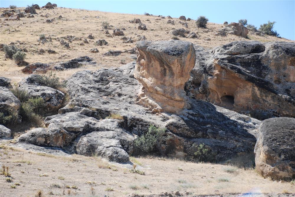 切里特卡莱岩墓- Ceritkale Kaya Mezarları