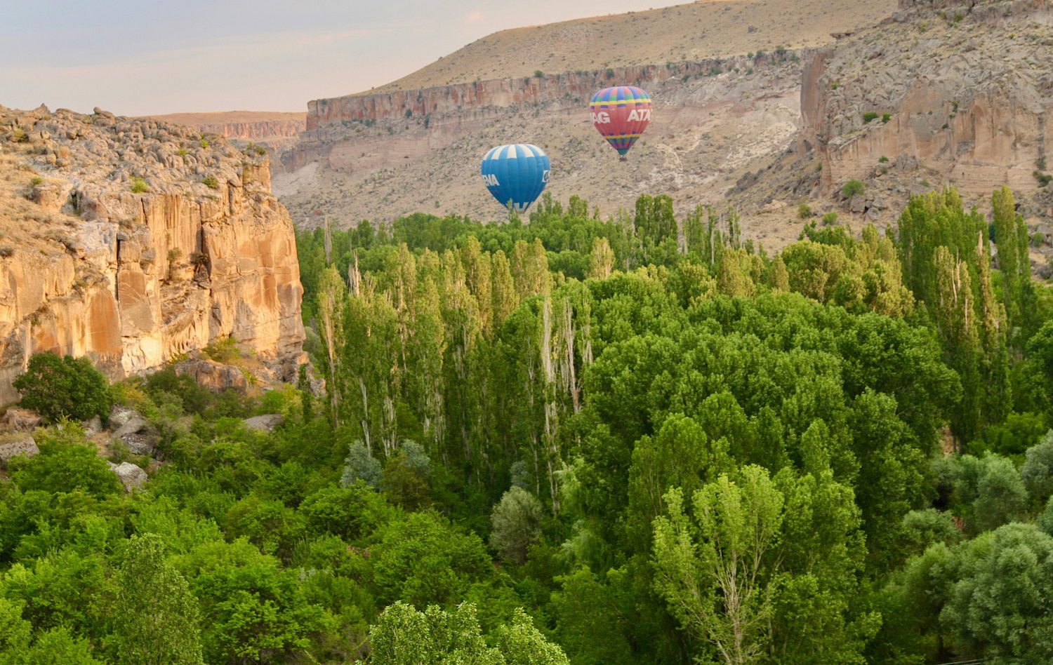 厄赫拉热峡谷和居泽尔雅特的热气球 – Ihlara Vadisi ve Güzelyurt’ta Balon