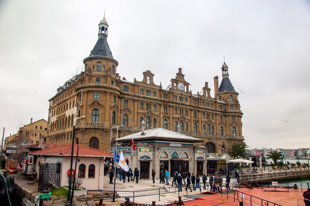 亚洲岸的海达尔帕萨车站（Haydarpaşa Garı）